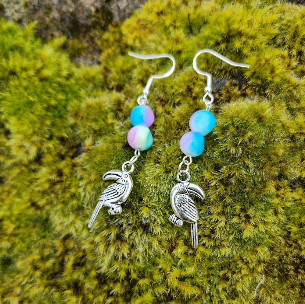 🥳SALE🥳Tucan dangles - Picture 9 of 9